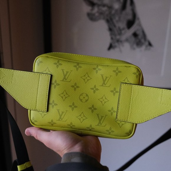 Louis Vuitton Outdoor Bum Bag - Picture 3 of 5